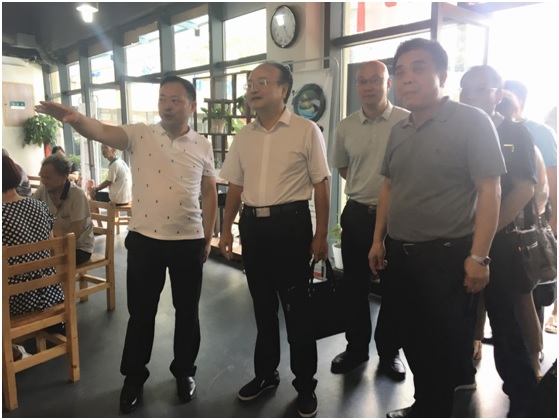 省国资委杨平副主任率队考察华体会官方端网站登录入口-华体会(中国)侨亚文明窗口申报工作