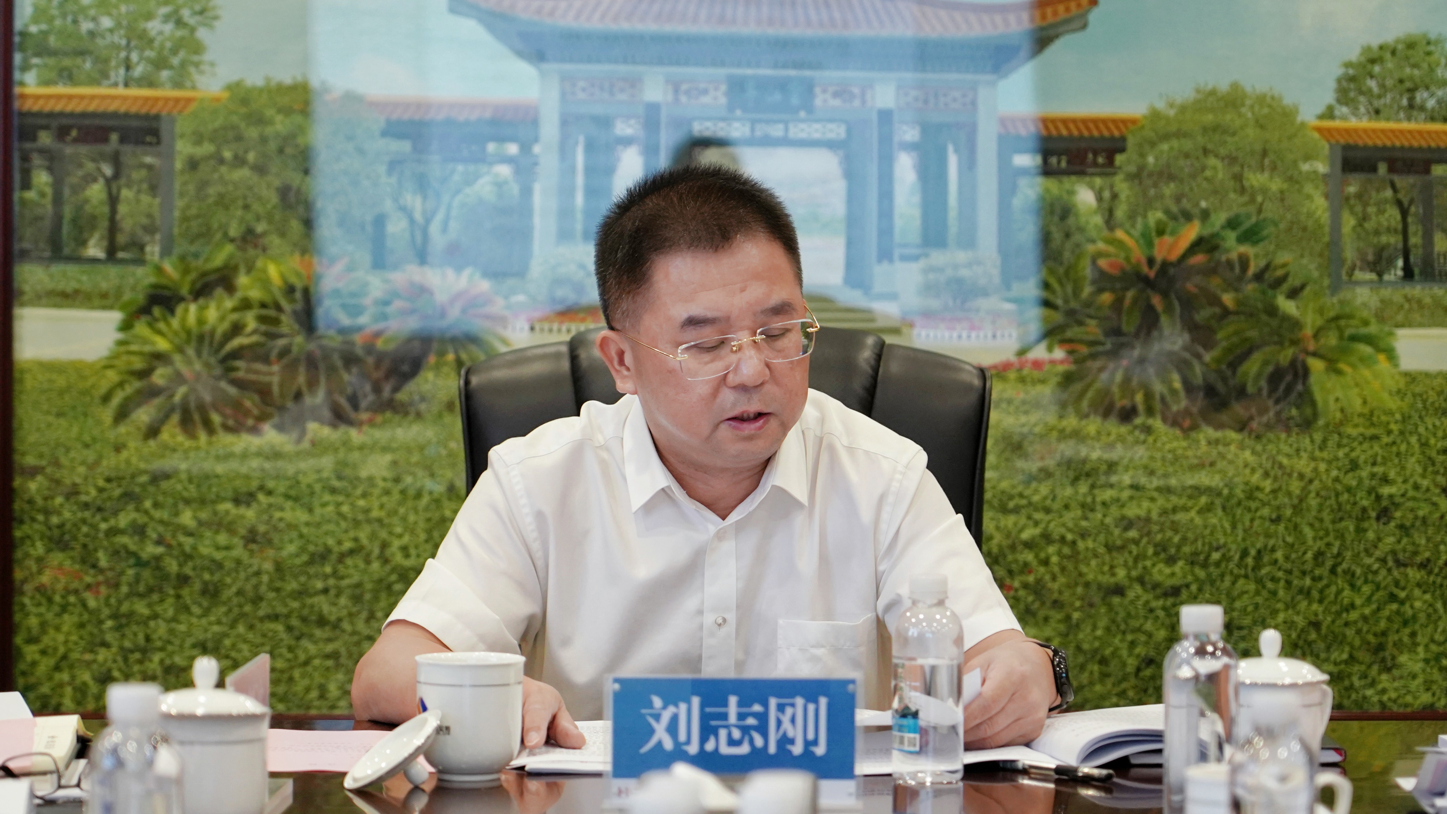 华体会官方端网站登录入口-华体会(中国)召开2025年上半年经营分析会